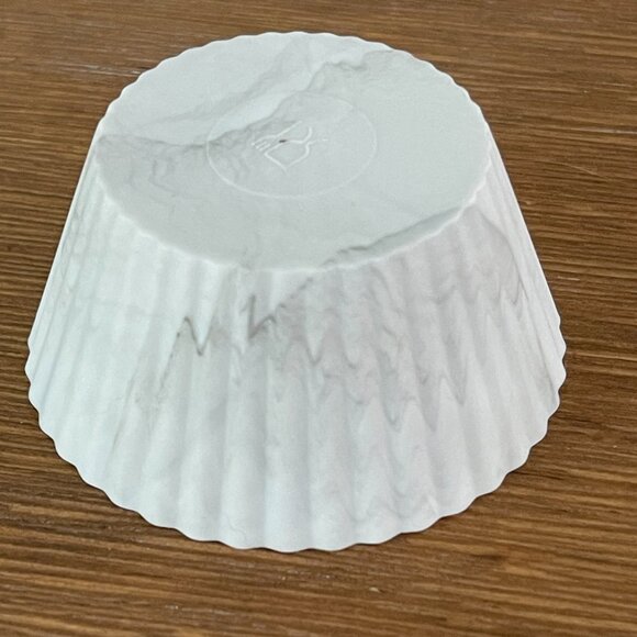 Sur La Table Silicone Baking Cups - Set of 12 - Picture 5 of 7